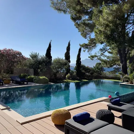 Luxury Beachfront Lilly With Private Pool *