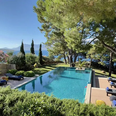 Villa Luxury Beachfront Lilly With Private Pool *