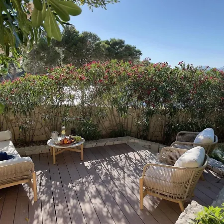 Luxury Beachfront Lilly With Private Pool *