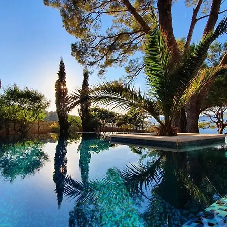 וילה Luxury Beachfront Lilly With Private Pool *