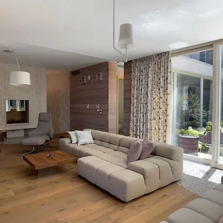 Luxury Beachfront Lilly With Private Pool וילה פובליה