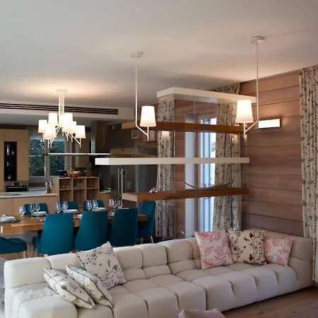 Luxury Beachfront Lilly With Private Pool * פובליה