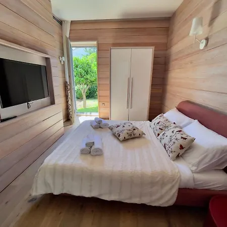 Luxury Beachfront Lilly With Private Pool *