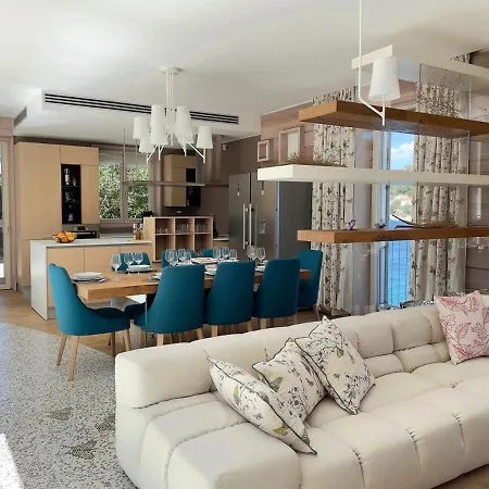 Luxury Beachfront Lilly With Private Pool וילה *
