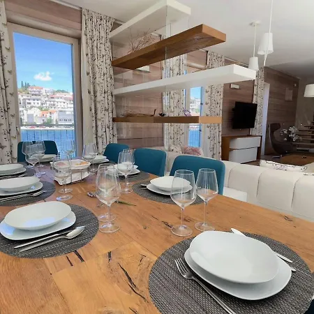 וילה Luxury Beachfront Lilly With Private Pool פובליה