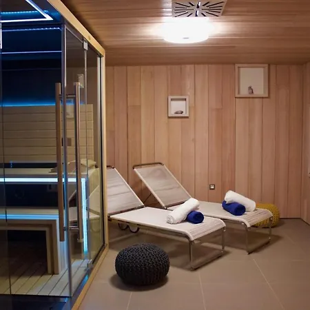 Luxury Beachfront Lilly With Private Pool וילה *