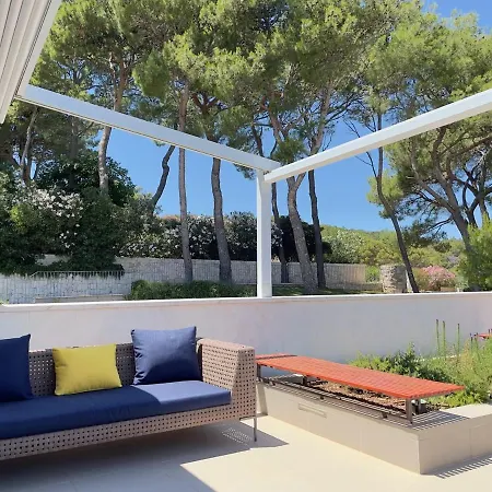 Luxury Beachfront Lilly With Private Pool * פובליה