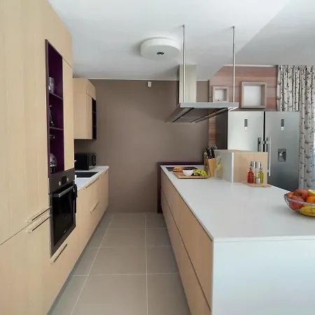 Luxury Beachfront Lilly With Private Pool וילה פובליה