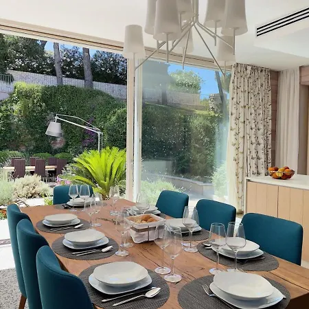 Luxury Beachfront Lilly With Private Pool וילה פובליה