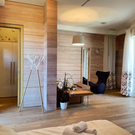 Luxury Beachfront Lilly With Private Pool