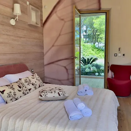 Luxury Beachfront Lilly With Private Pool וילה פובליה