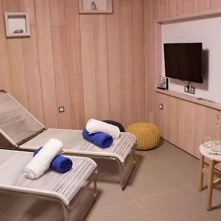 Luxury Beachfront Lilly With Private Pool וילה